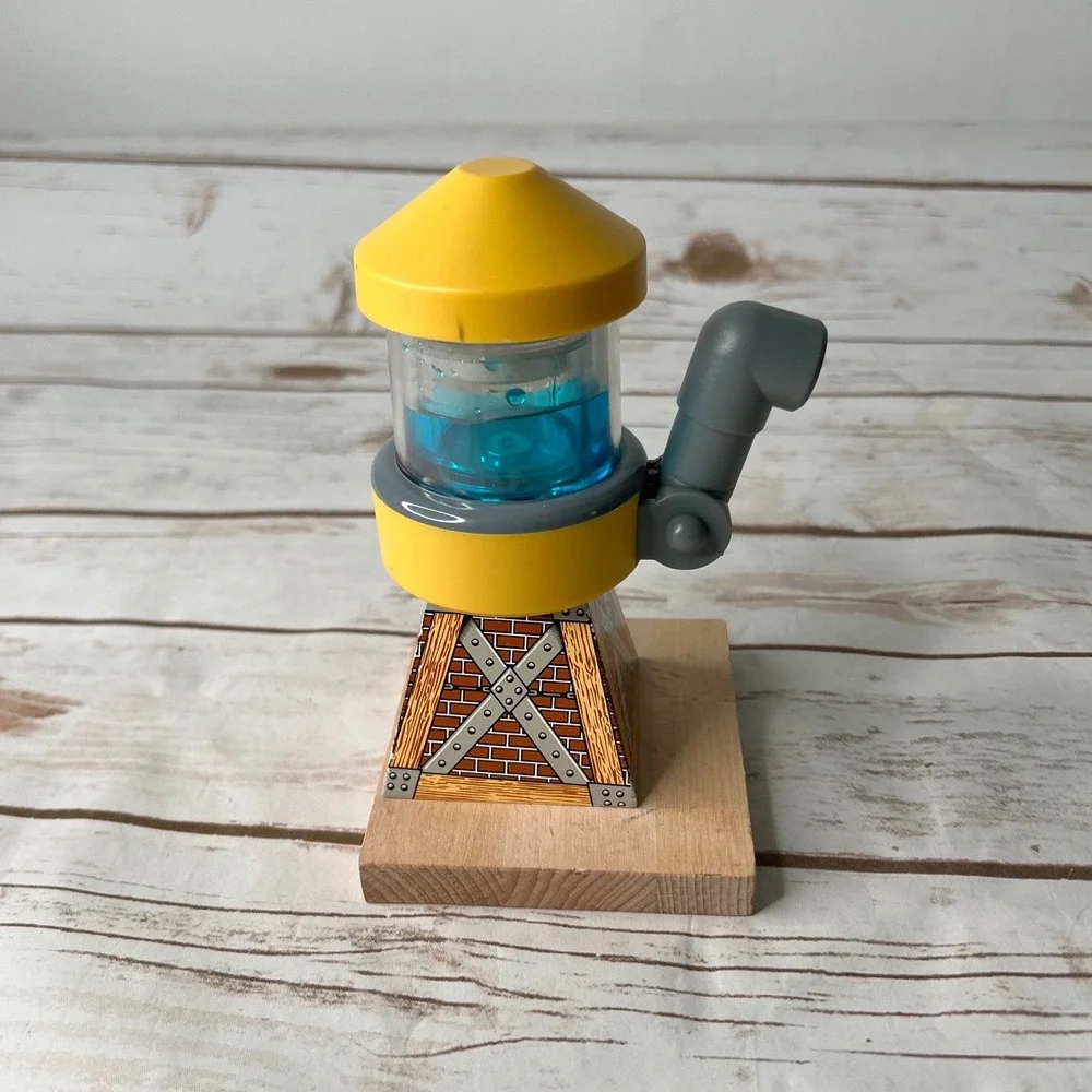 Learning Curve Thomas & Friends Wooden Railway Water Tower Yellow Blue 2003 OS